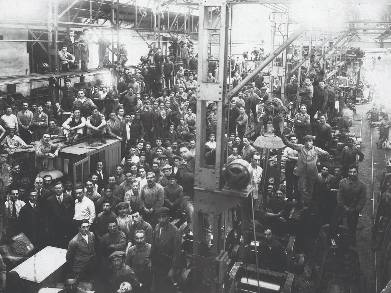 imagen de obreros en la planta siam en los años 1910'