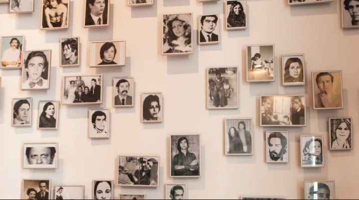 Fotografía de manifestación por desaparecidos en la dictadura argentina