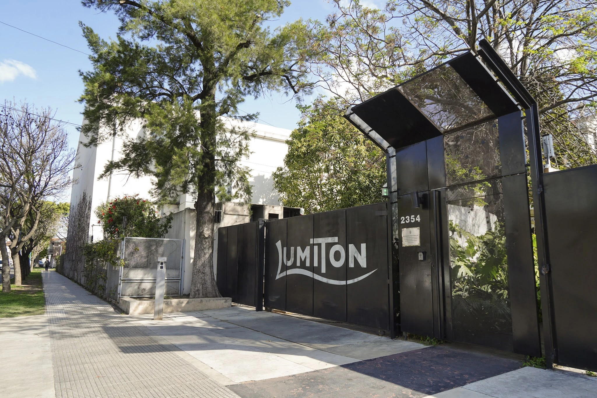 Exterior del museo Lumiton