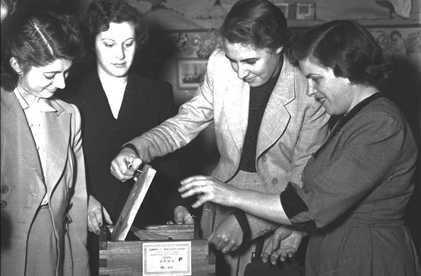 Derecho al voto femenino