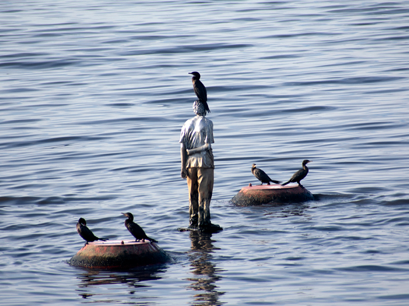 Pintura al óleo manos con pañuelos en los dedos